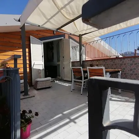 Casa Di Arturo Mansarda * Roccalumera