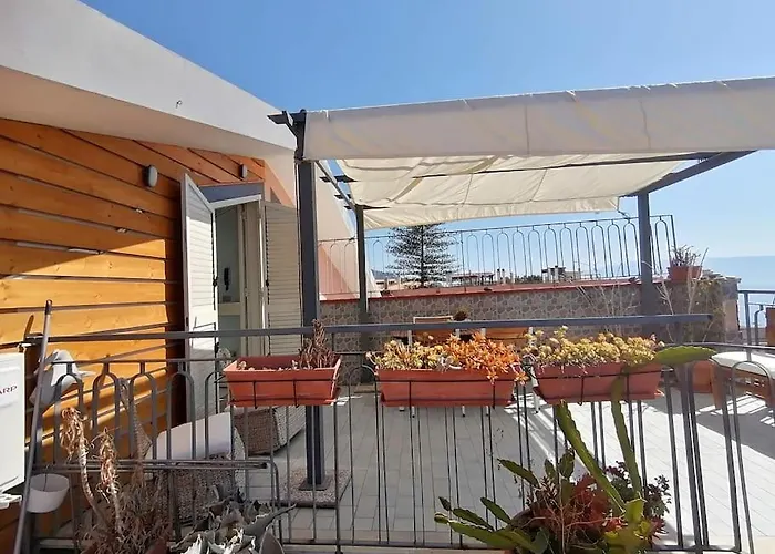 Casa Di Arturo Mansarda Roccalumera